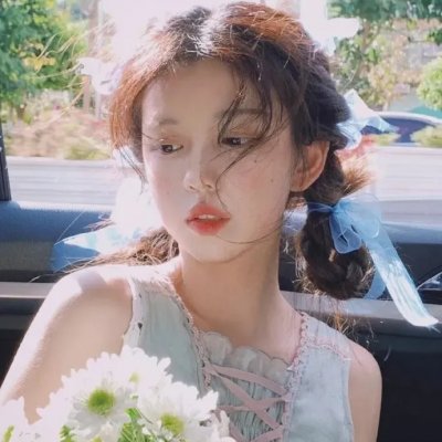 穿着旗袍的女孩